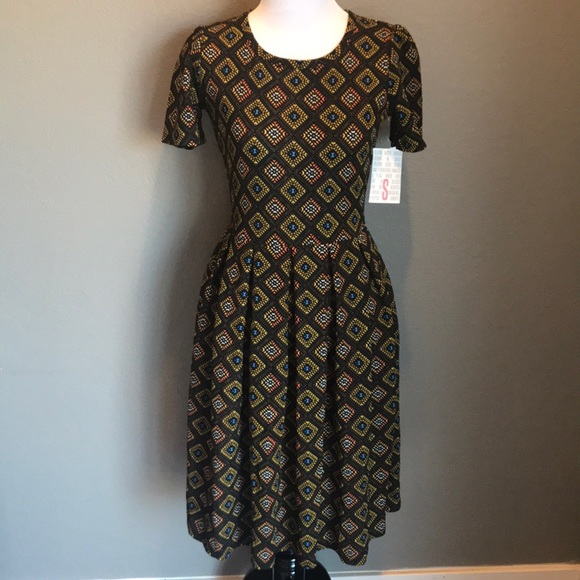 Small Lularoe Amelia - Picture 1 of 4